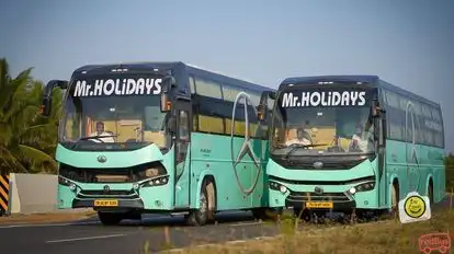 Mr.Holidays Bus-Front Image