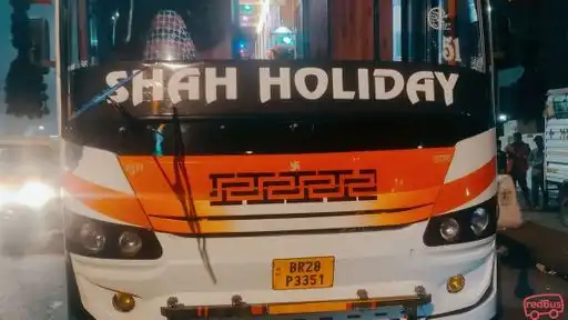 SHAH HOLIDAY TRAVEL  Bus-Front Image