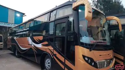   SHREE SATGURU TRAVELS Bus-Side Image