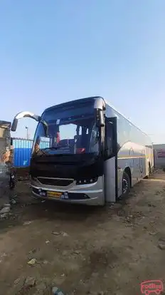 TRAVELLING INDIA  Bus-Front Image