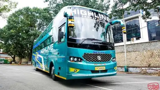 Highline Transports Bus-Front Image