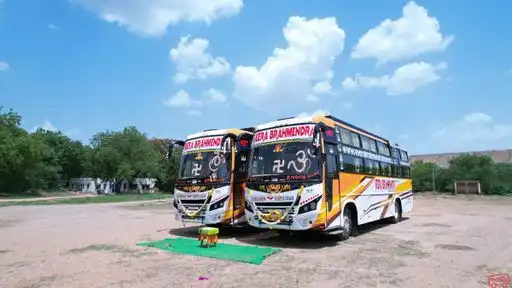 VEERA BRAHMENDRA TRAVELS Bus-Front Image