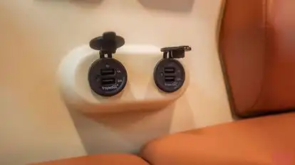YAS Tours & Travels Bus-Amenities Image