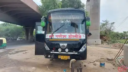 M/S APS ANAND YATRA Bus-Front Image