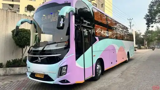 Gupta Travels Bus-Front Image