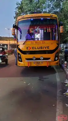 Hari Travels Bus-Front Image