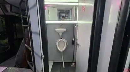 Shivam Travels Bus-Amenities Image