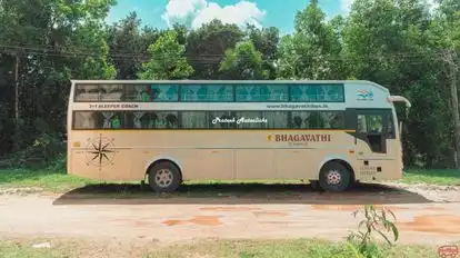 BHAGAVATHI TOURIST Bus-Side Image