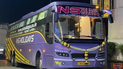 NS Holidays Bus-Front Image