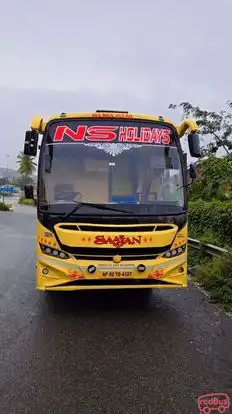 NS Holidays Bus-Front Image