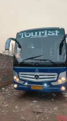 Shree Shyam Holiday Bus-Front Image