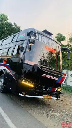 Diamond tours and travels  Bus-Front Image