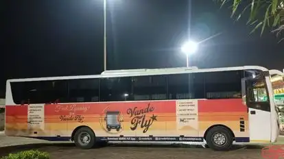 Vande Fly Bus-Side Image