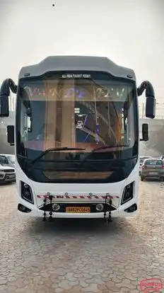 Vande Fly Bus-Front Image