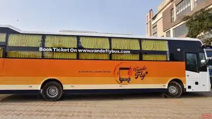 Vande Fly Bus-Side Image