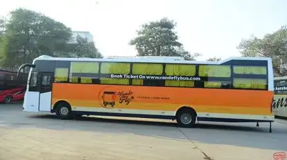 Vande Fly Bus-Side Image