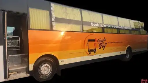 Vande Fly Bus-Front Image