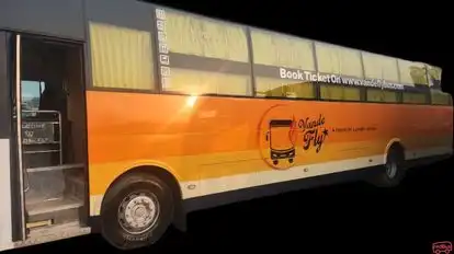 Vande Fly Bus-Front Image