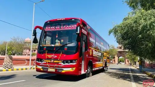 Neelam Travels Bus-Front Image