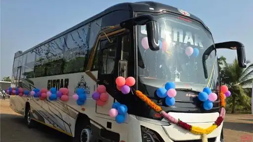 Girnar Travels  Bus-Front Image