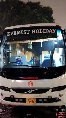 Everest Holidays  Bus-Front Image