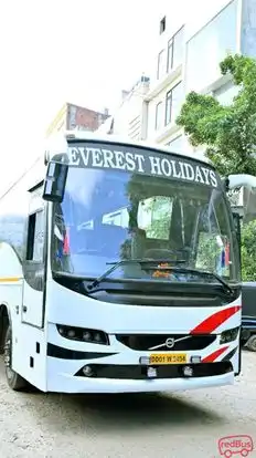 Everest Holidays  Bus-Front Image