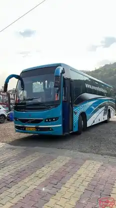 Everest Holidays  Bus-Front Image