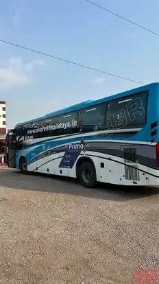 Everest Holidays  Bus-Side Image