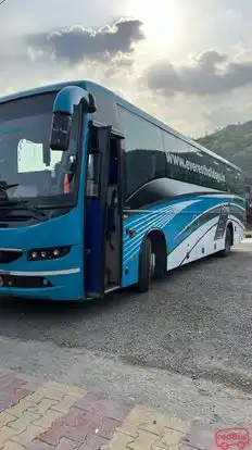 Everest Holidays  Bus-Side Image