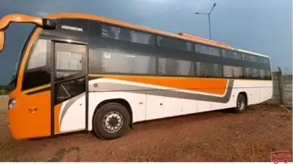 Ratan HR Travels Bus-Side Image