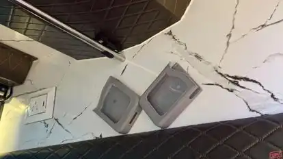 SPS Travels India Bus-Amenities Image