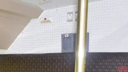 Labbaik Tours And Travels   Bus-Amenities Image