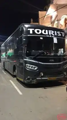 Royal safari India Travels Bus-Front Image