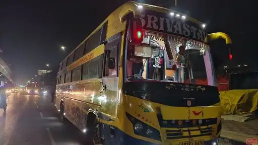 Srivastav Travels Bus-Front Image