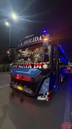 RK Holiday Bus-Front Image
