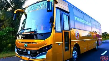 VINOTH TRAVELS Bus-Side Image