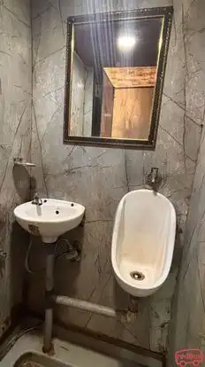 SHREE MARUTIKRUPA TRAVELS AND CARGO Bus-Amenities Image