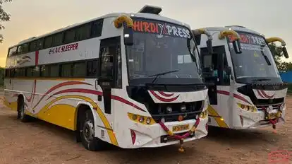 Shirdi Xpress	 Bus-Side Image