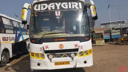 GLOBAL TOURIST Bus-Front Image