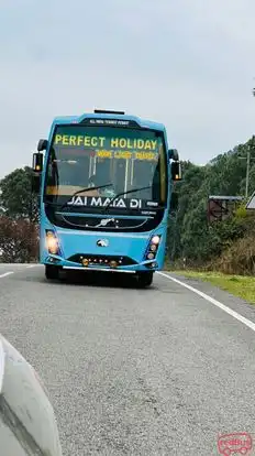 Perfect Holiday Bus-Front Image