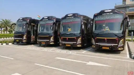 Perfect Holiday Bus-Front Image