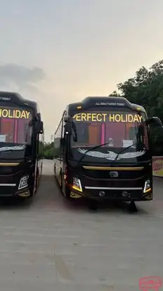 Perfect Holiday Bus-Front Image