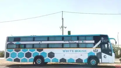 Jay i ma Travels Bus-Side Image