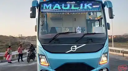 Maulik Paribahan Bus-Front Image