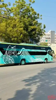 Alankar Travels Bus-Side Image
