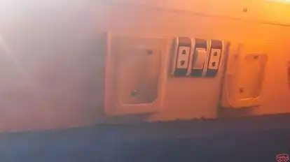 Goldee Prayagraj Travels Bus-Amenities Image