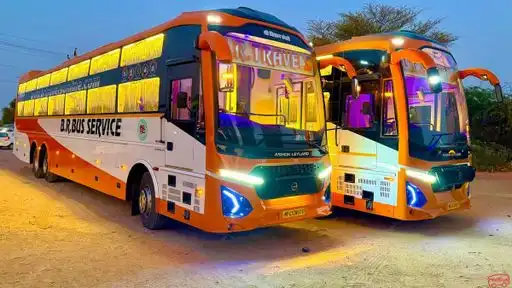 B.R. Travels Bus-Front Image