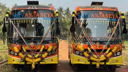 Sri Shivanjaneya Travels Bus-Front Image