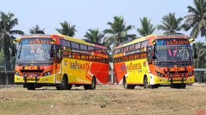 Sri Shivanjaneya Travels Bus-Front Image