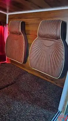 AK Express Bus-Amenities Image
